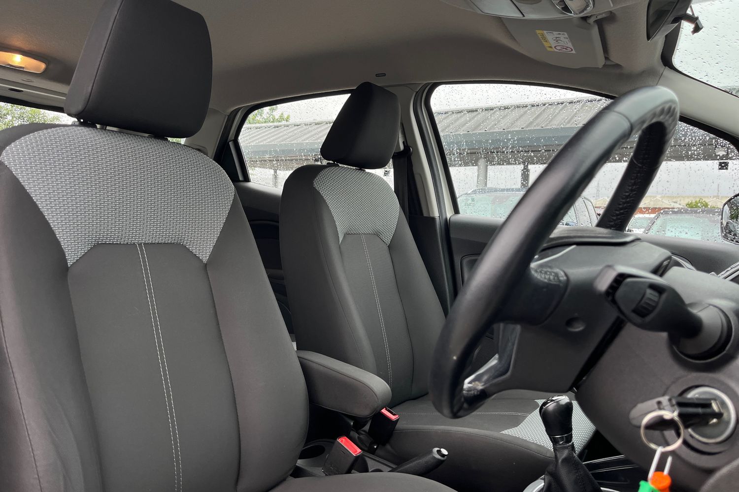 Ford EcoSport Photo 16