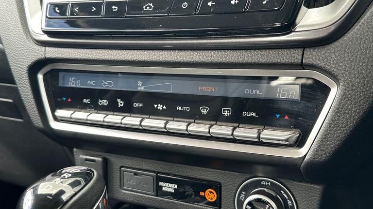 Used Isuzu D-Max WK74XBL 12