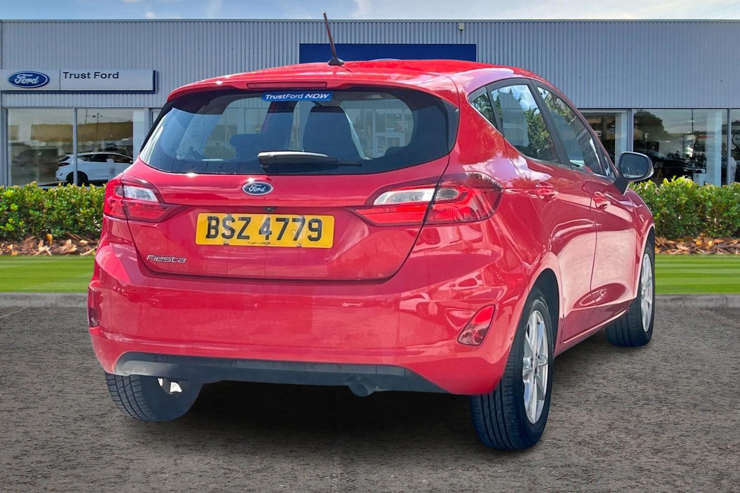 Ford FIESTA Photo 3
