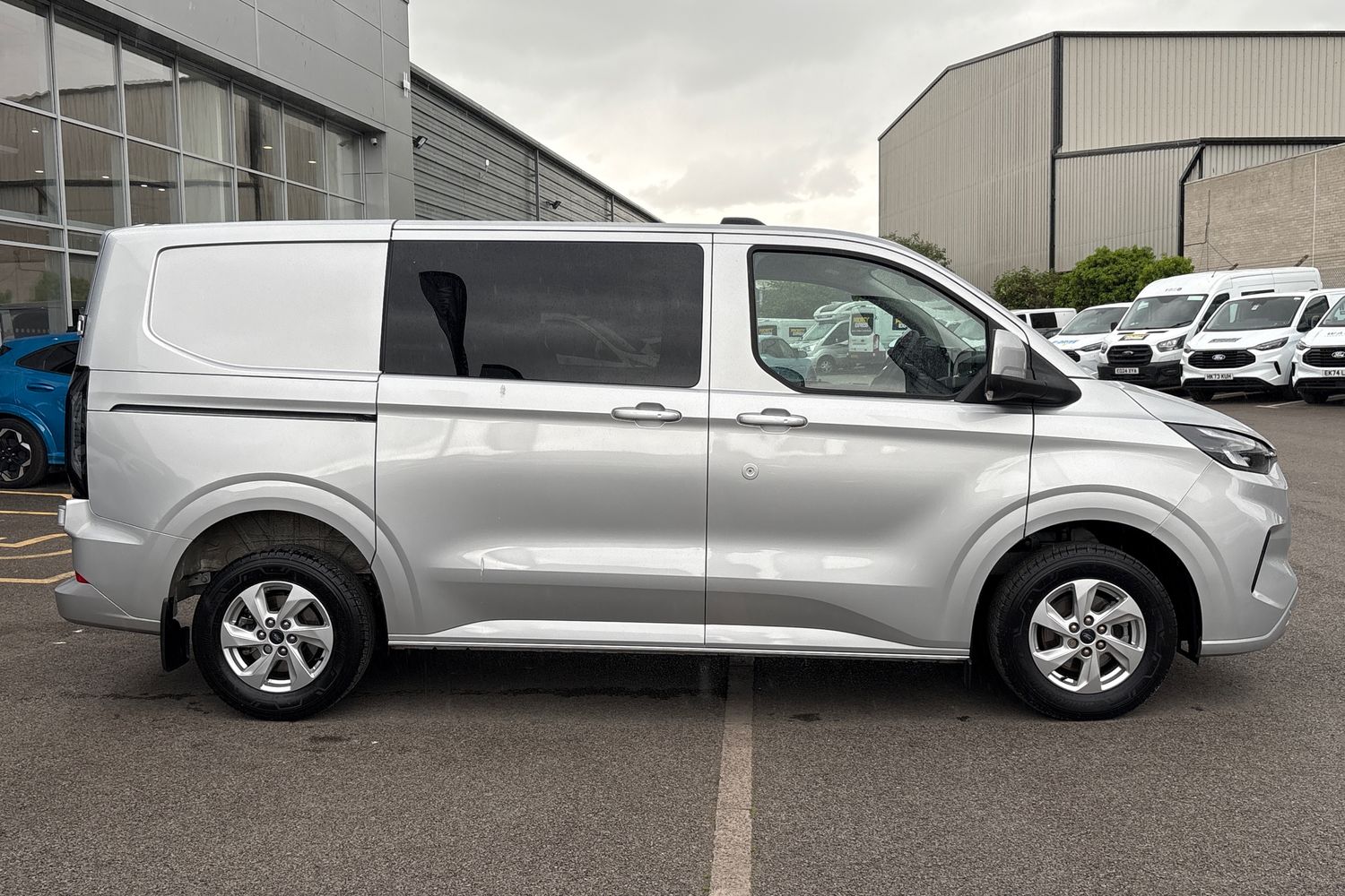 Ford TRANSIT CUSTOM Photo 23