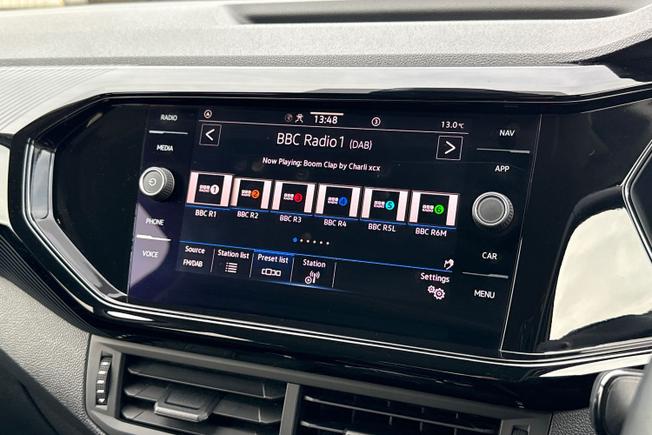 VOLKSWAGEN T-Cross Photo 13