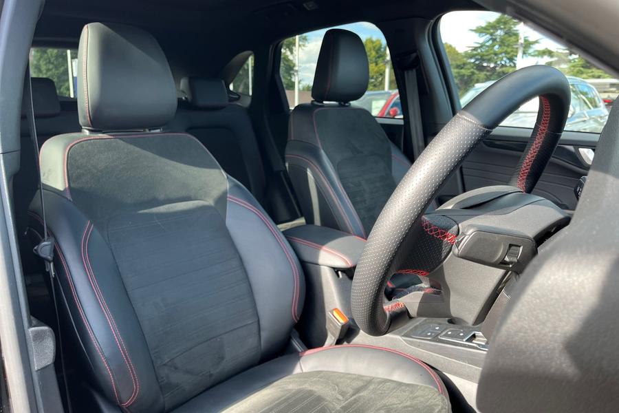 Ford KUGA Photo autoimg-fb8754bad8cf8e3ff3e13ffd396b89a40c9628fb.jpg