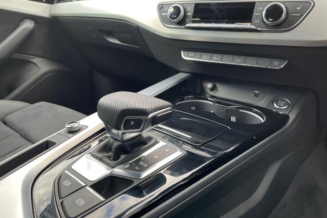 AUDI A4 Avant Photo 23