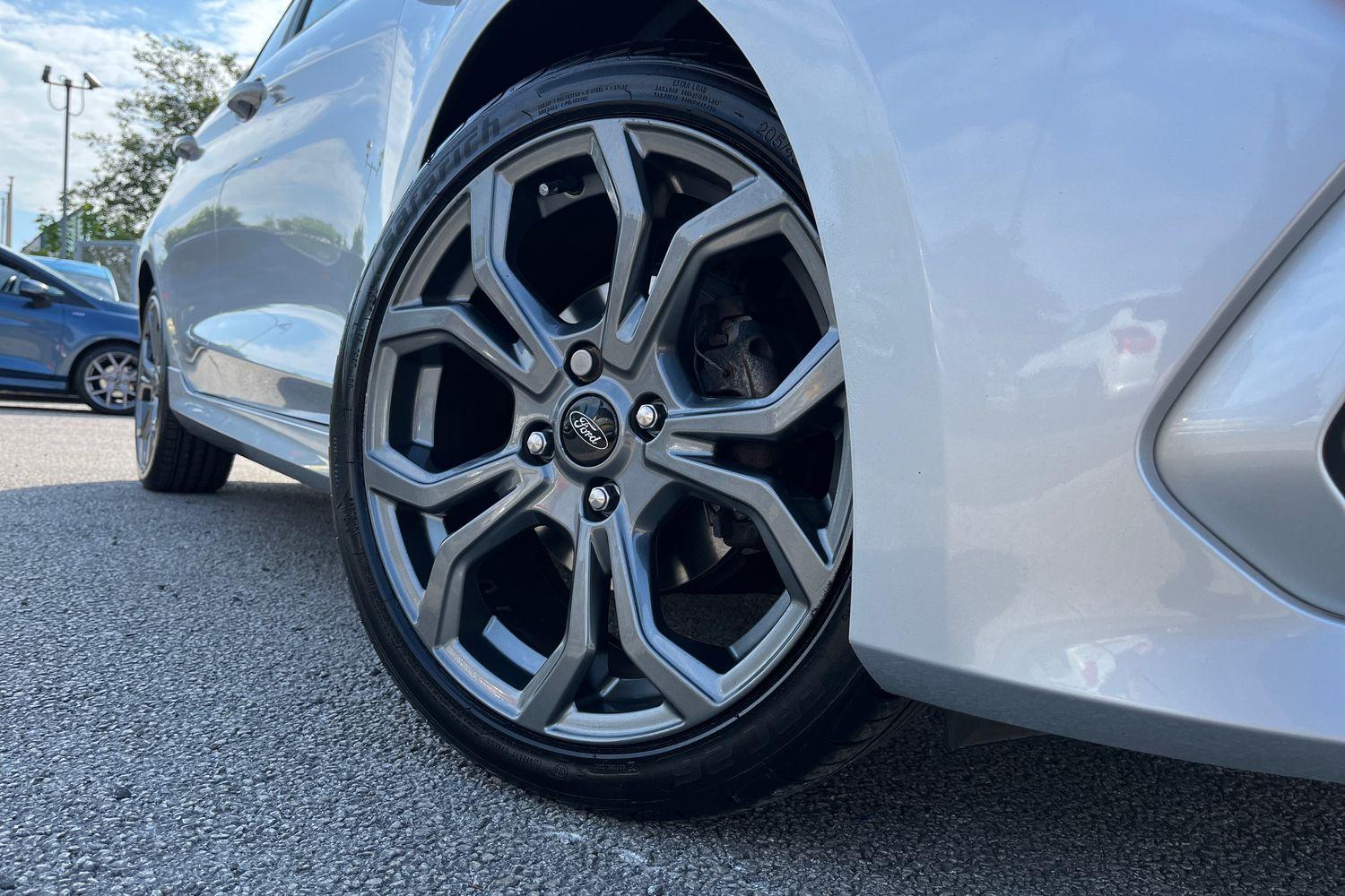Ford FIESTA Photo 7