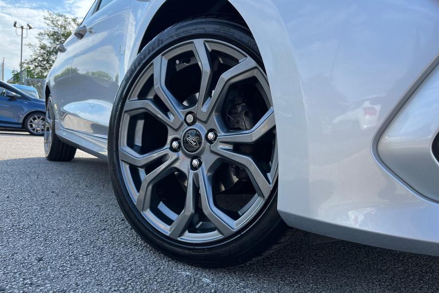 Ford FIESTA Photo autoimg-fb8f05d1d38051f6e247681bf7ea787b92ef6318.jpg