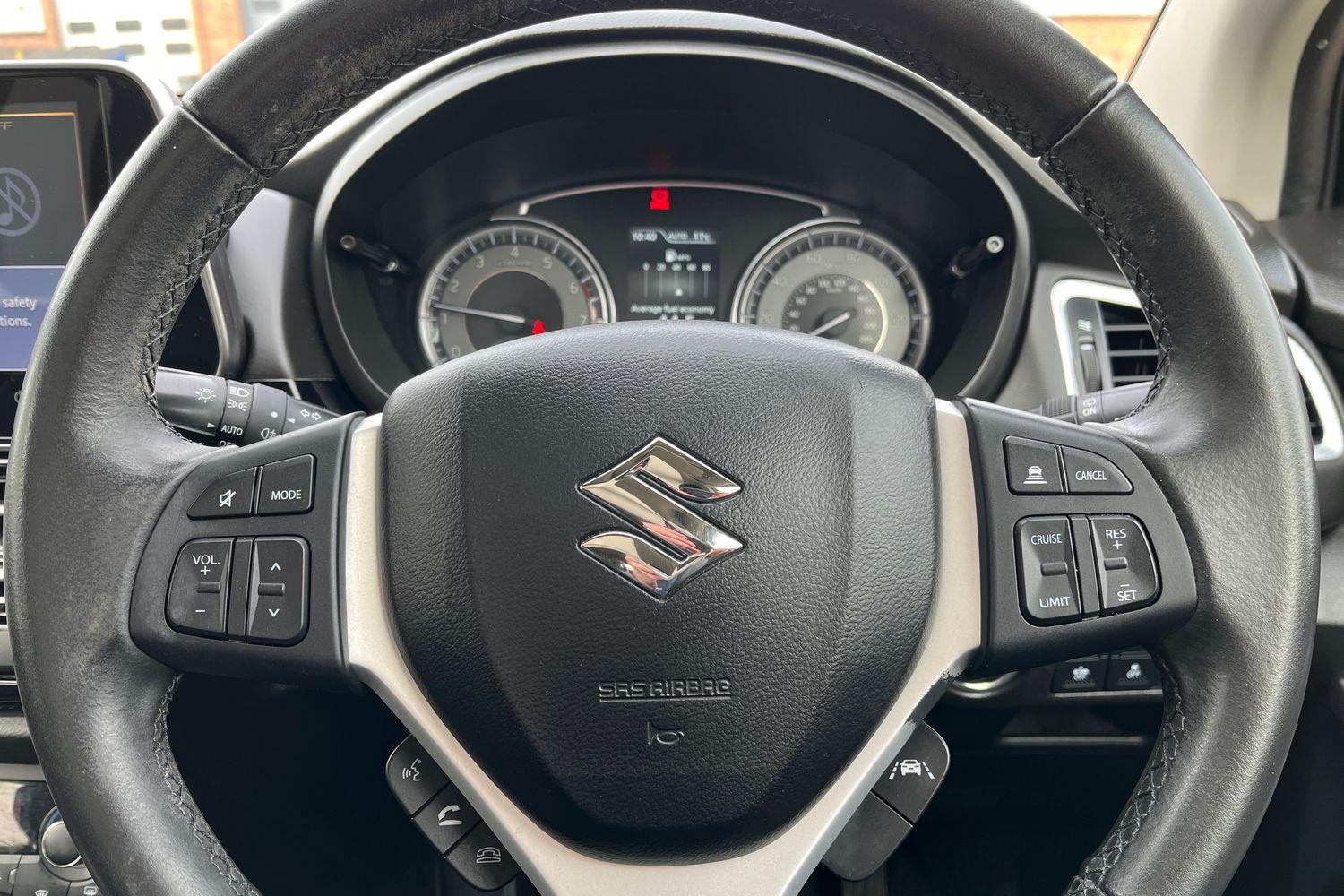Suzuki S-Cross Photo 11