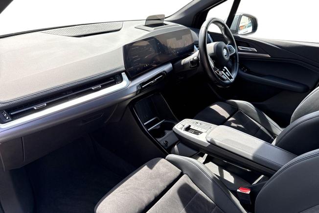BMW 2 Series Photo 2