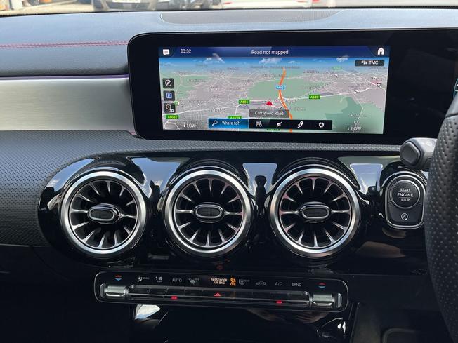 MERCEDES-BENZ CLA Photo 14