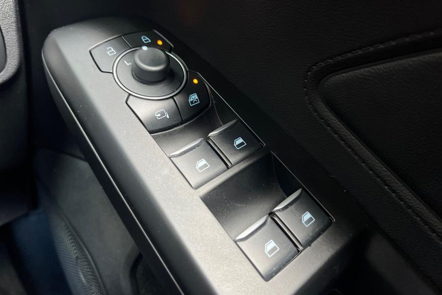 Ford Focus Photo autoimg-fb9574c95bce495f8e0d7335c101dbfd1d04fd21.jpg