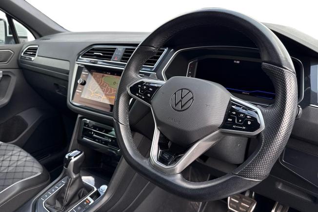 VOLKSWAGEN Tiguan Photo 6
