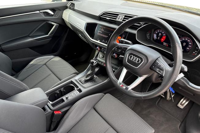 Audi Q3 Photo 6
