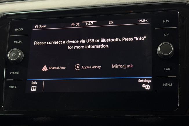 VOLKSWAGEN Passat Photo 22
