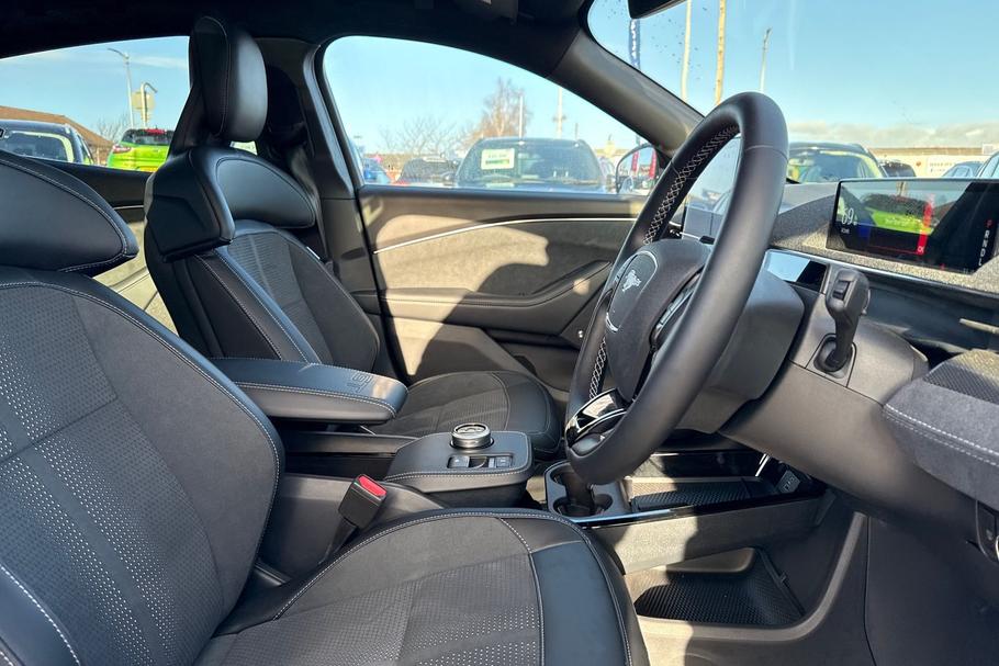 Used Ford MUSTANG MACH-E 17