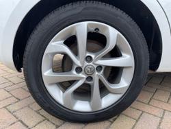 VAUXHALL Corsa Photo 5