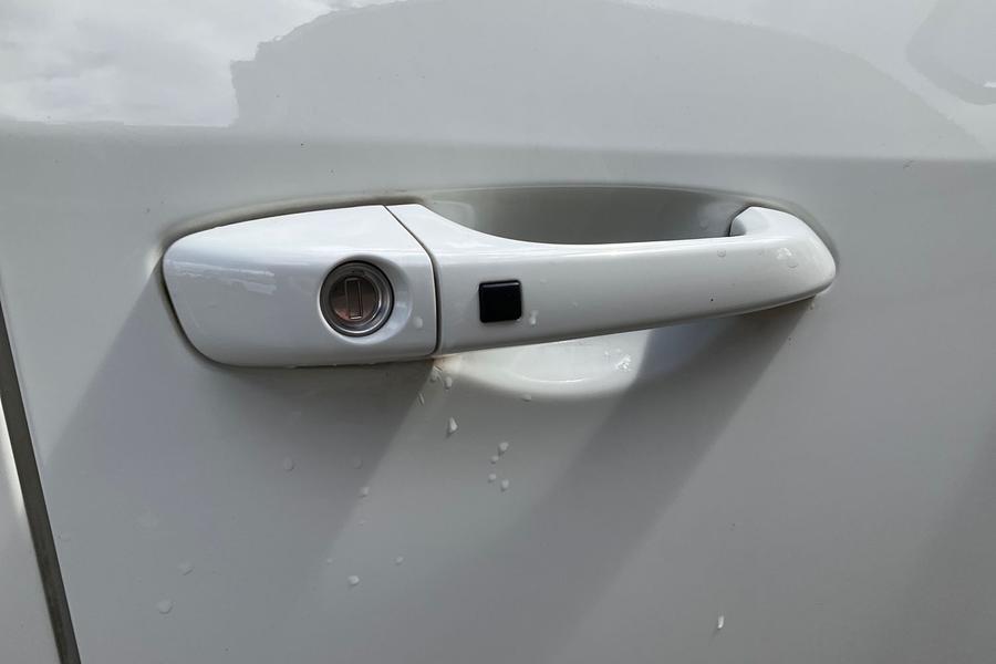 SsangYong TIVOLI Photo autoimg-fba158c518d7e64268b3031de3b9052b94c3bd4d.jpg