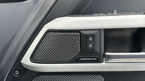 Land Rover Defender Photo autoimg-fba4645c5a84fbece7f8c07f4cdc915059daf1fa.jpg