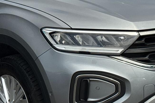 Volkswagen T-Roc Photo 19