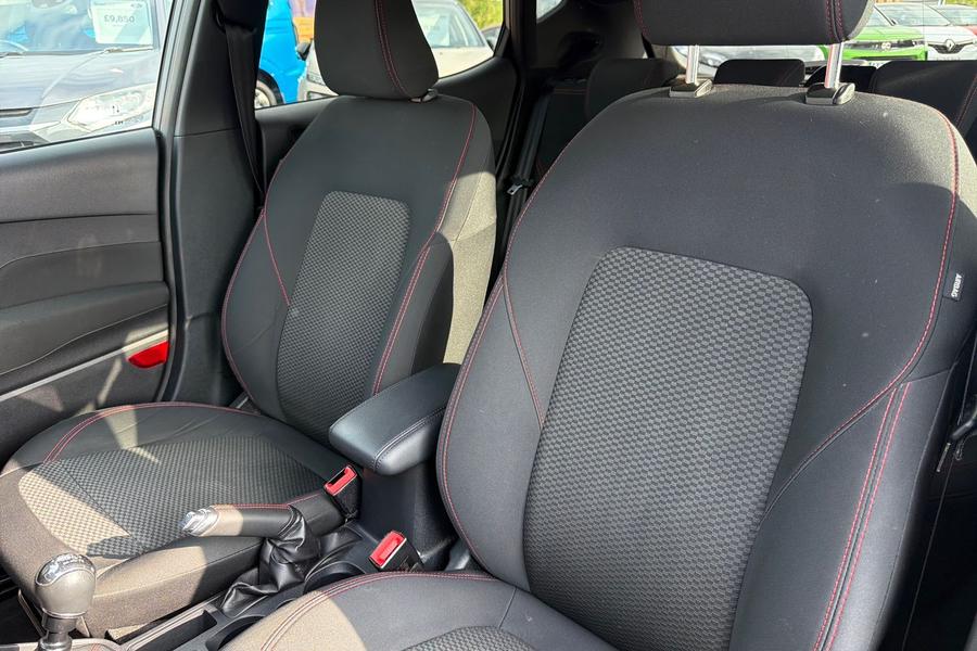 Ford FIESTA Photo autoimg-fba8c47827eb99763df5aecee47233dd562e1219.jpg