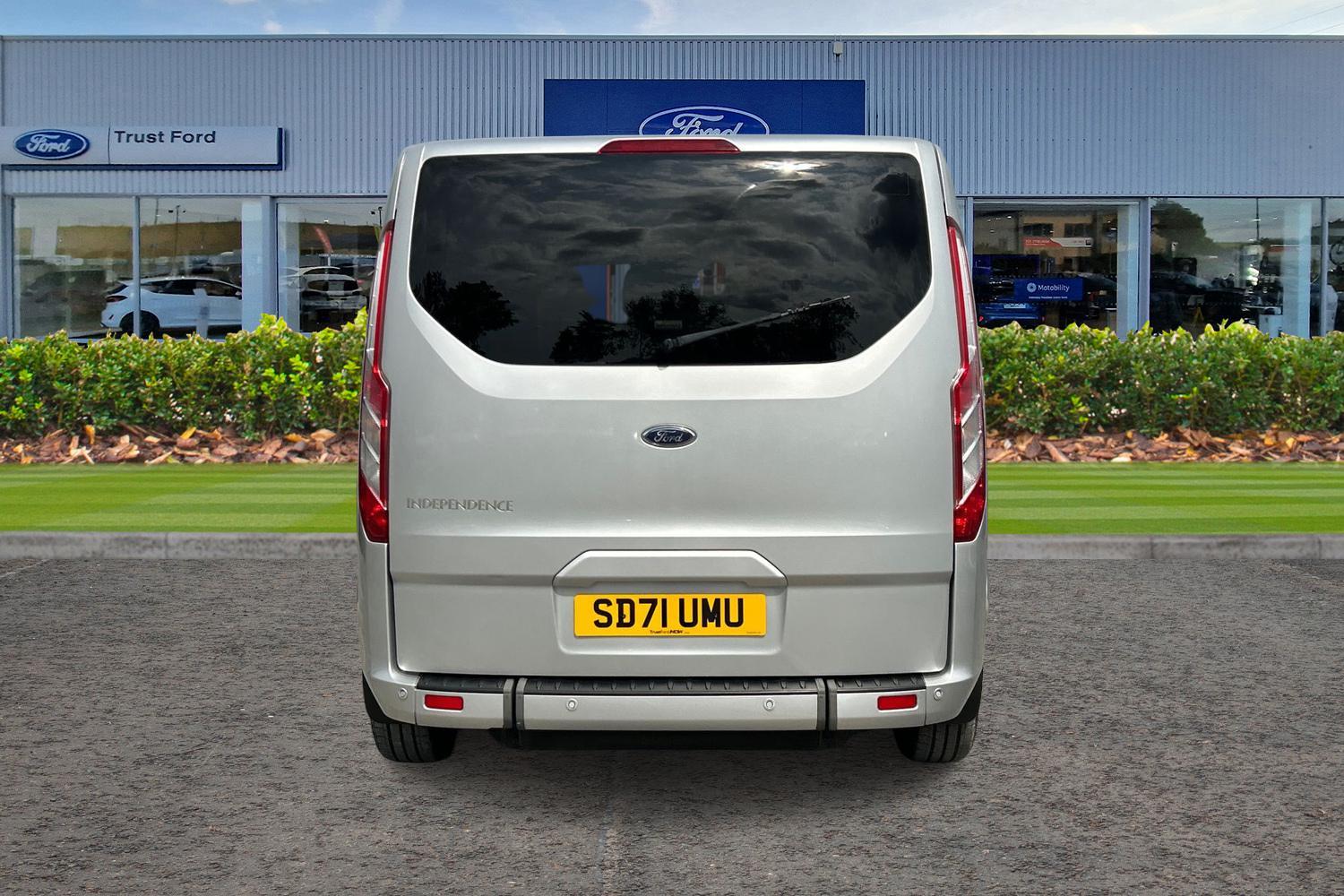 Ford TOURNEO CUSTOM Photo 13