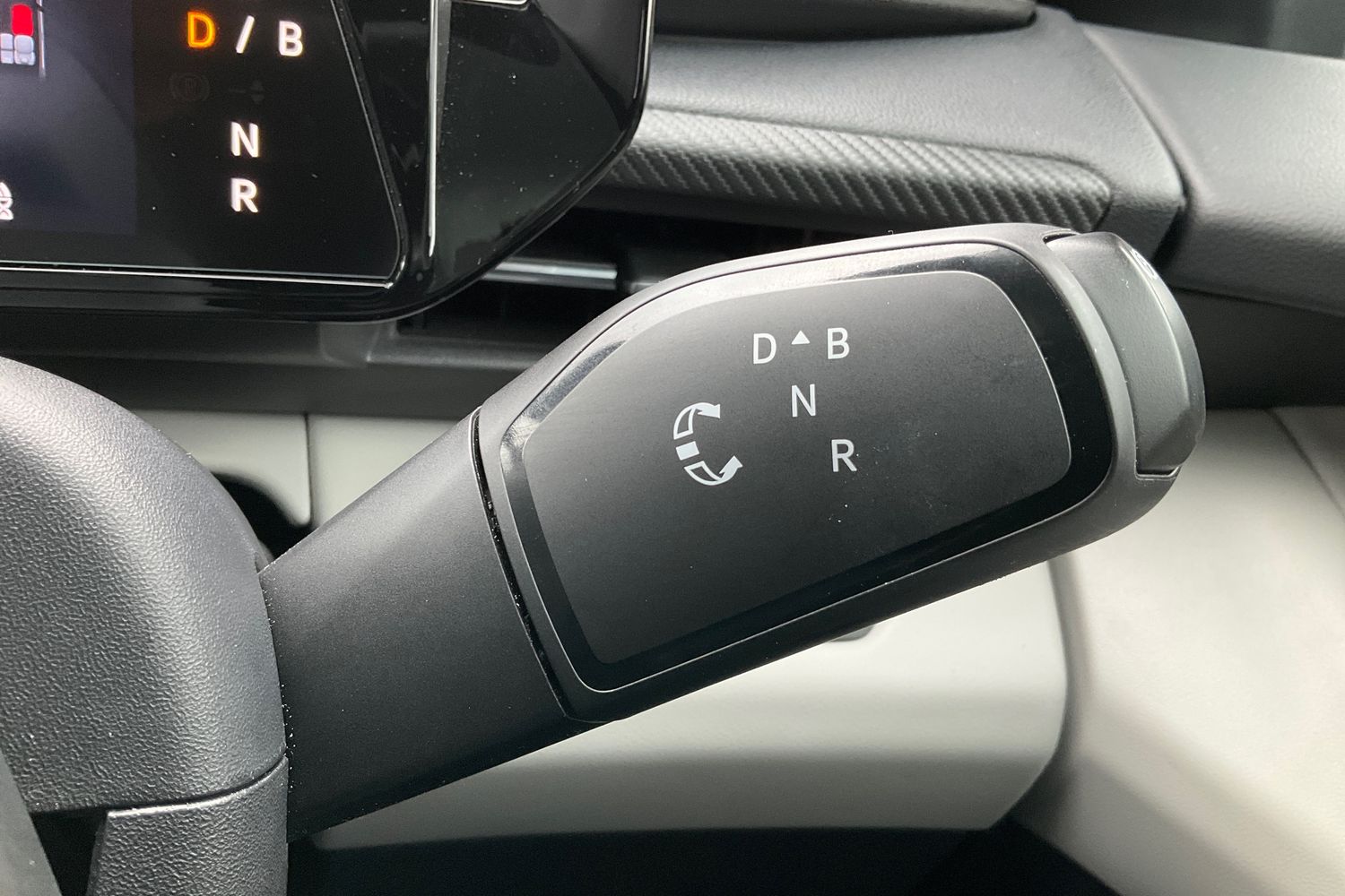 Ford Explorer Photo 14