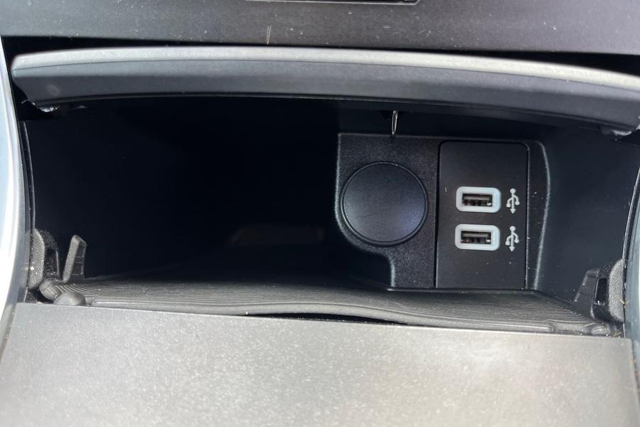 Ford Galaxy Photo autoimg-fbb2d2a52ad02020ed3d887e57412e3b7a9f235a.jpg