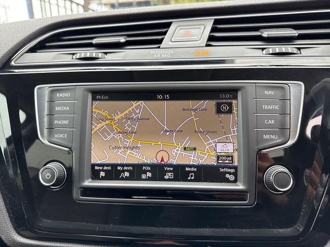 VOLKSWAGEN Touran Photo 39