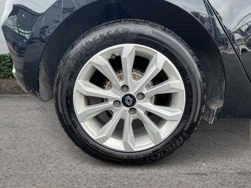 Renault CLIO Photo autoimg-fbbbc922fc9626b292e9957c3379729fc9d25197.jpg