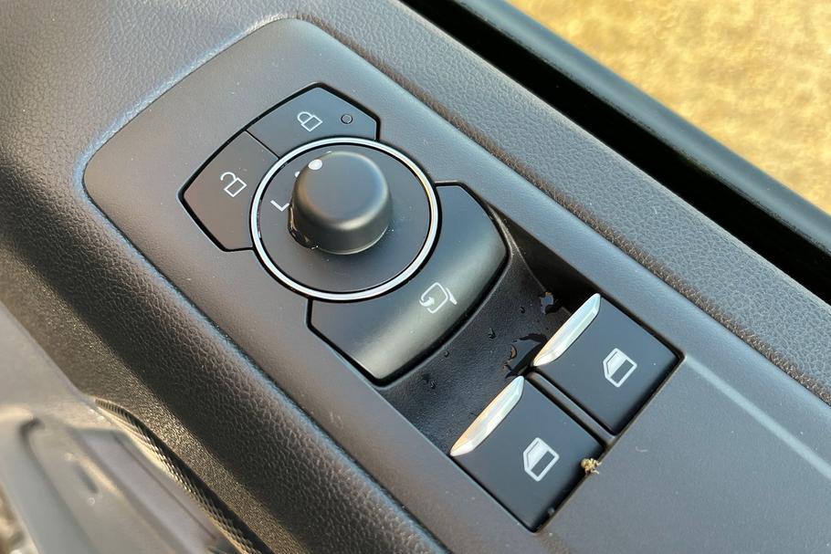 Used FORD TRANSIT CUSTOM MJ75TFY 38