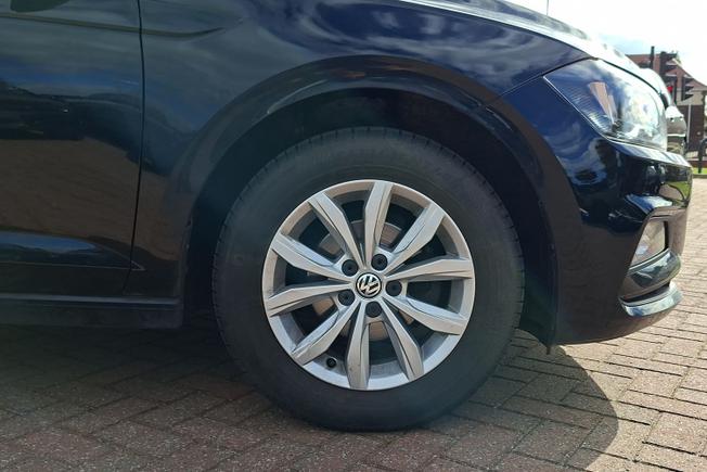 VOLKSWAGEN Polo Photo 5