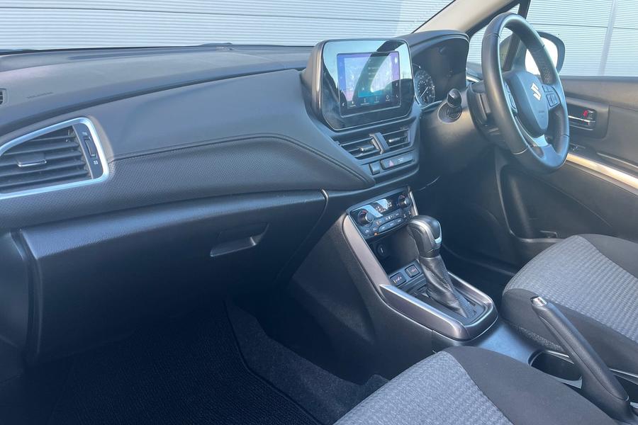 Suzuki S-CROSS Photo autoimg-fbc408ee6fb03c8957f0a5698cff5d1e0ac59ff5.jpg
