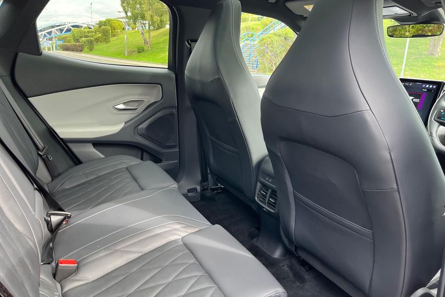 Ford Explorer Photo autoimg-fbc668731c000a995c0f16bef61e92eebaf8180b.jpg