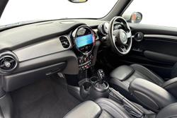 MINI Hatch Photo 2
