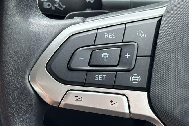 VOLKSWAGEN T-Roc Photo 16