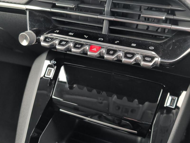 Used Peugeot 208 NV70KYT 24