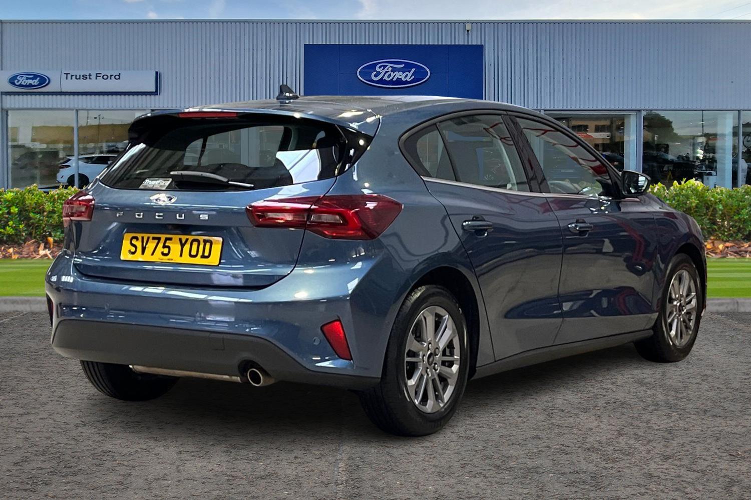 Ford FOCUS Photo 3
