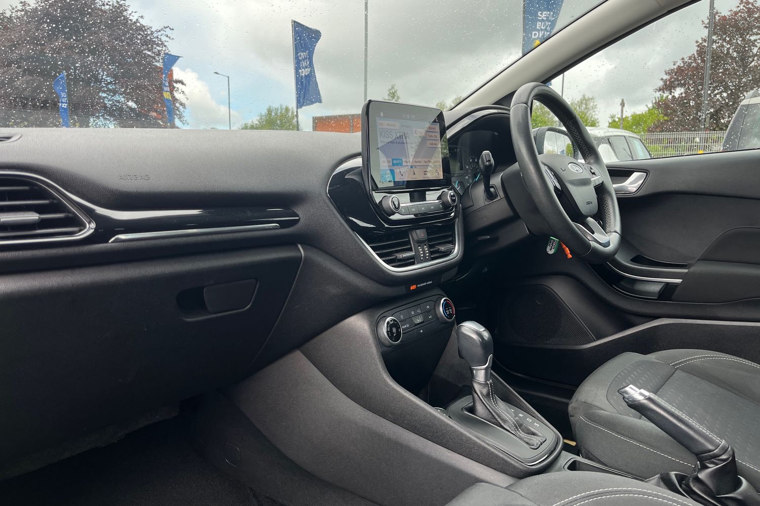 Ford FIESTA Photo 17