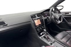VOLKSWAGEN Golf Photo 2