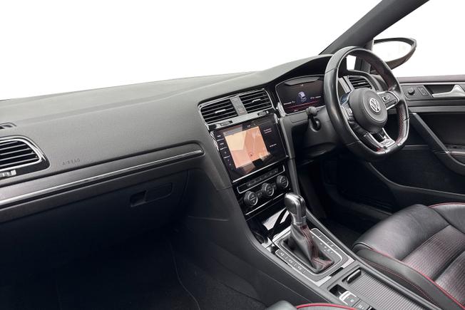 VOLKSWAGEN Golf Photo 2