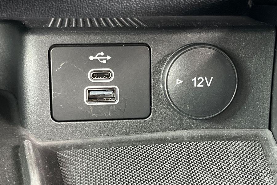 Ford KUGA Photo autoimg-fbd71632101c0a701952ad4d55bbc7f6baf1ab6b.jpg