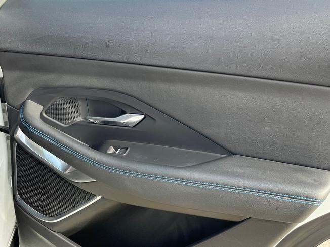 JAGUAR E-PACE Photo 35