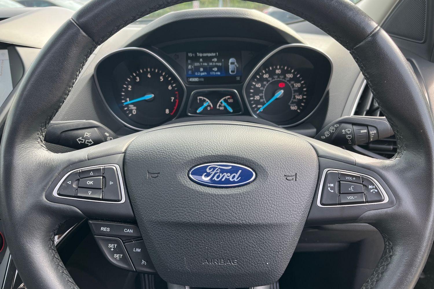 Ford KUGA Photo 11