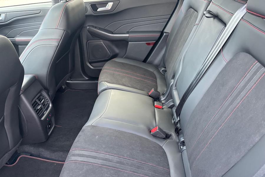 Ford KUGA Photo autoimg-fbe0d0d31643b88e79399110bea064af35fbc25d.jpg