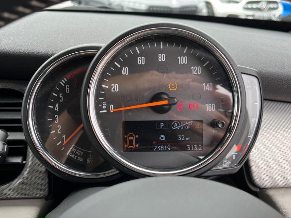 MINI Hatch Photo autoimg-fbe1d030f8d50d540967a87593962026dcb7dbb3.jpg