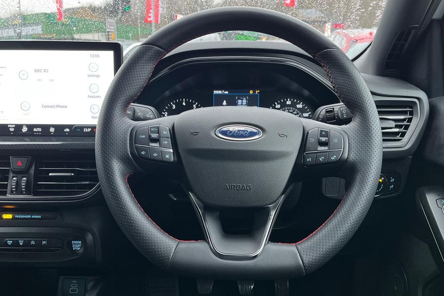 Ford FOCUS Photo autoimg-fbe4108f2c4911c4925f40392fcf6f50aeb850ab.jpg