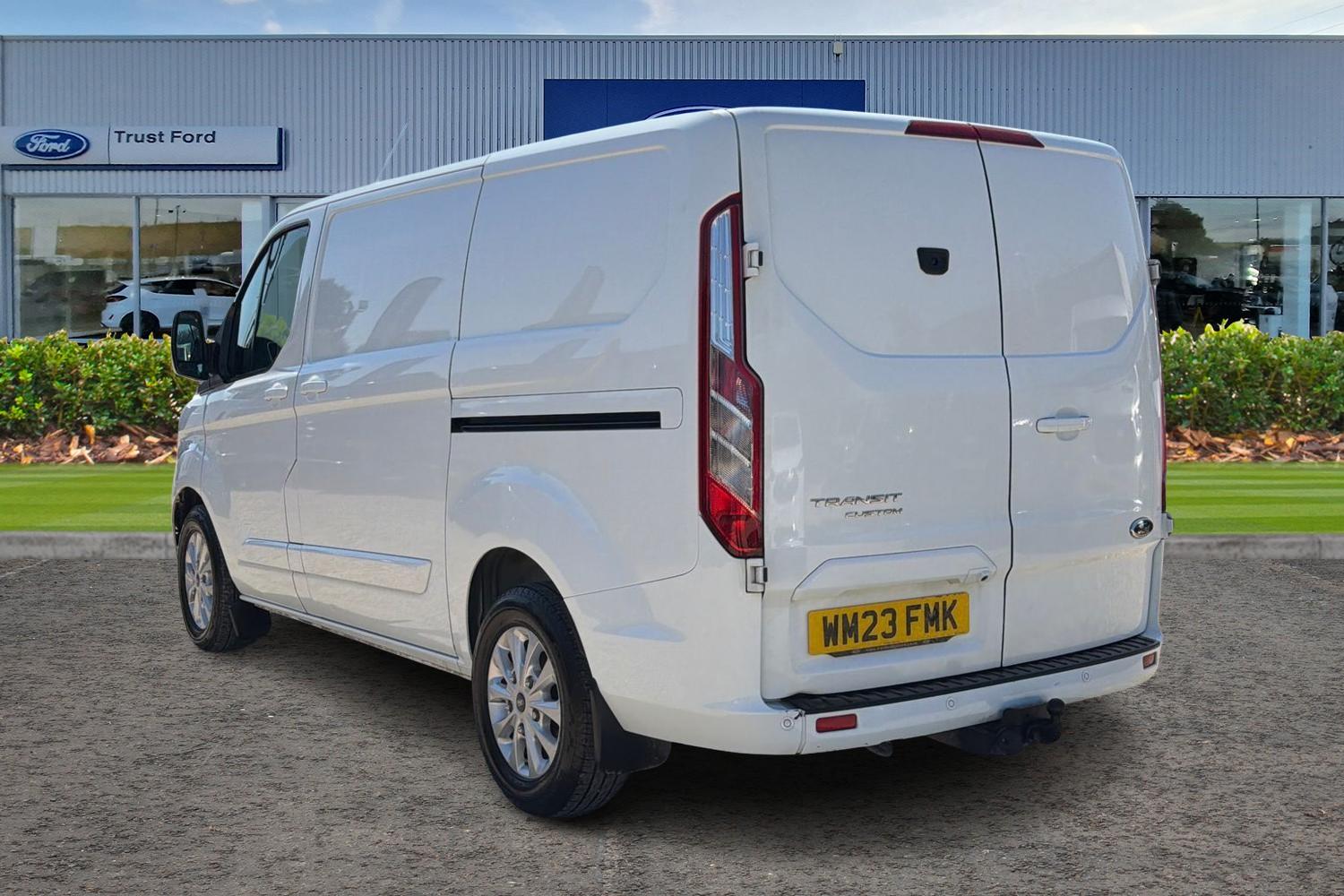 Ford TRANSIT CUSTOM Photo 1
