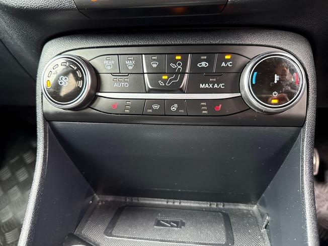 FORD Fiesta Photo 34