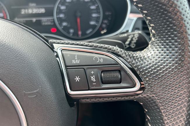 AUDI A6 Avant Photo 17