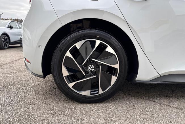 VOLKSWAGEN ID.3 Photo 22