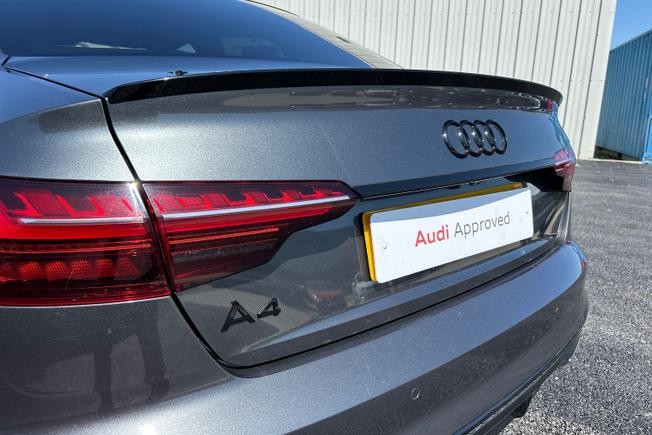 AUDI A4 Photo 33