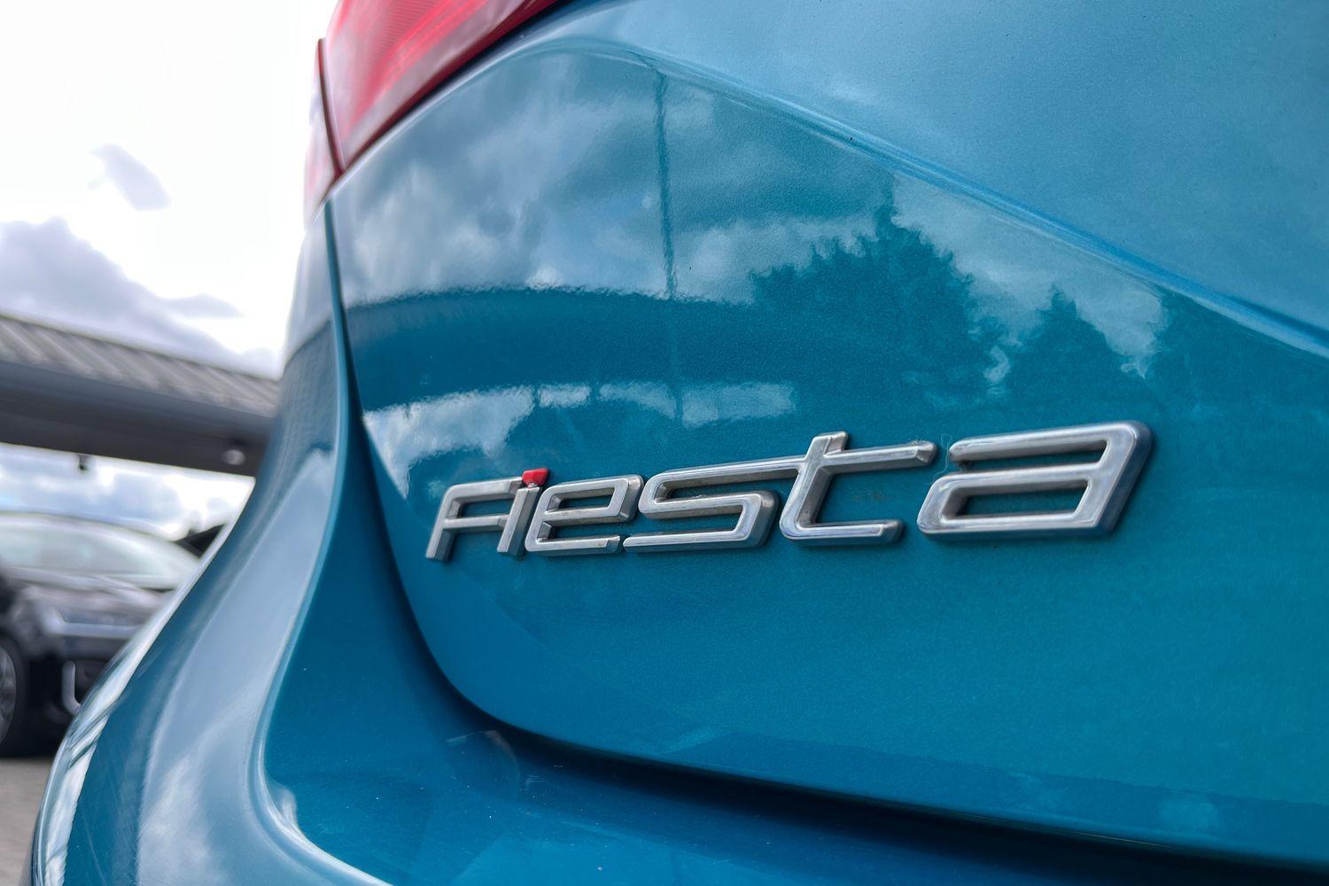 Ford Fiesta Photo 38